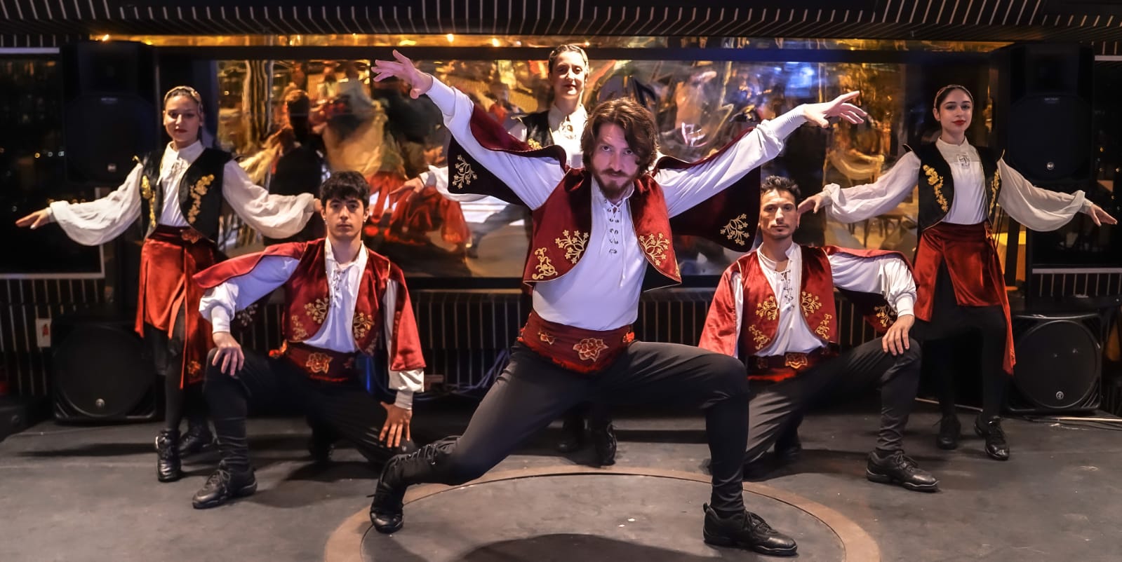 BOSPHORUS DINNER CRUISE & TURKISH NIGHT SHOW (CLOSE TO SHOW TABLE VIP LARGE MENU WITH DRINKS)