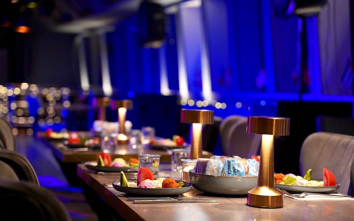 SUNSET OR DINNER CRUISE WITH BIRTHDAY CAKE AND SONG 