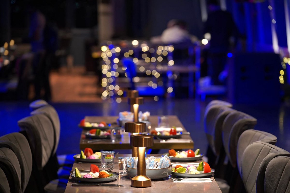 SUNSET OR DINNER CRUISE WITH BIRTHDAY CAKE AND SONG 