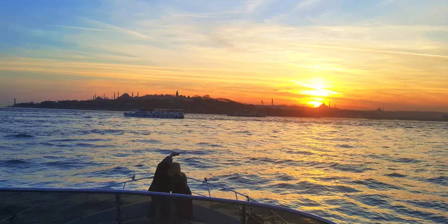 SAILING ALONG THE BOSPHORUS EVENING CRUISE with Pick up and Drop off